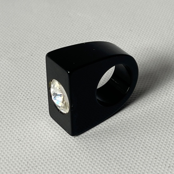 Vintage Size 5.75 Lucite Black Ring Rectangular Flat Top Rhinestone Geometric - Picture 11 of 14
